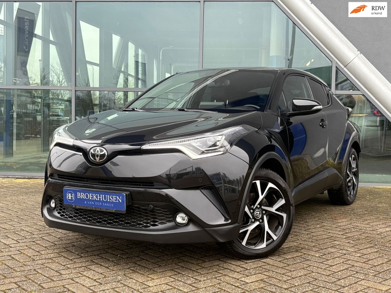 Toyota C-HR - 1.2 Premium Automaat / Trekhaak / Camera / Navigatie - AutoWereld.nl