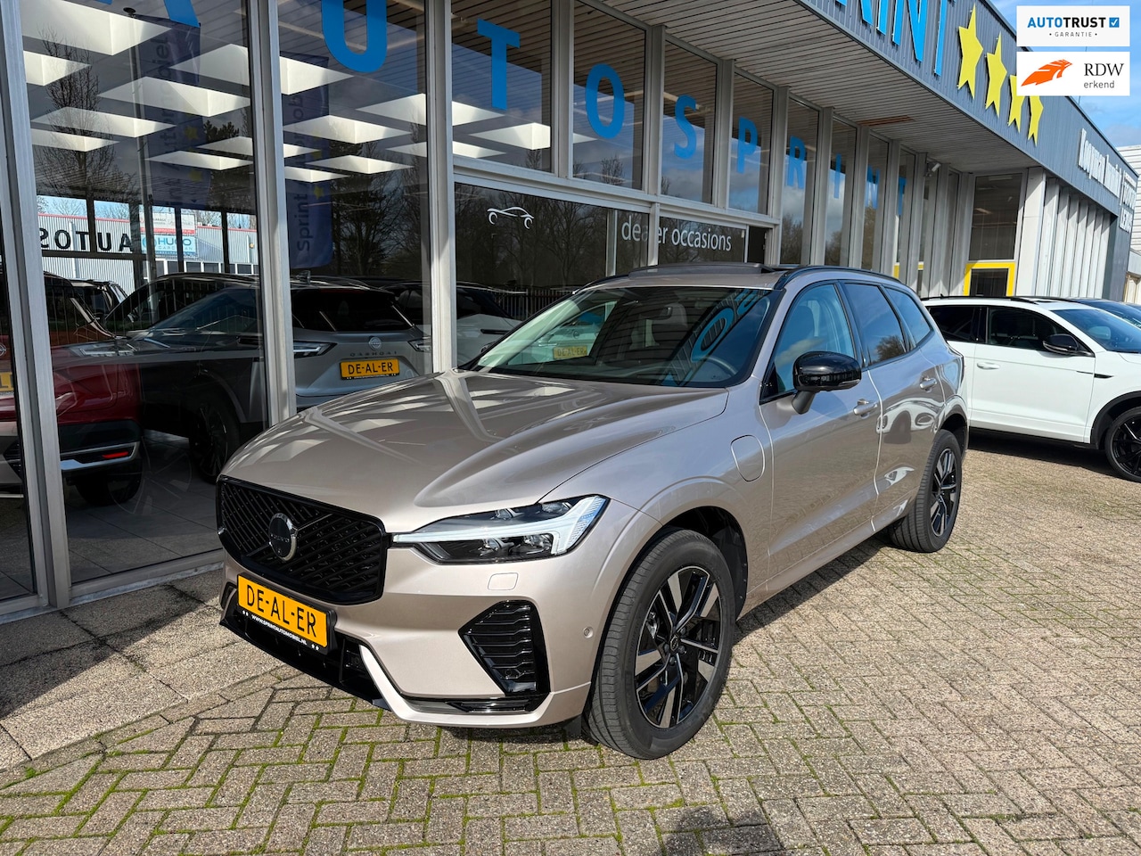 Volvo XC60 - 2.0 T8 Plug-in hybrid AWD Plus Dark 2.0 T8 Plug-in hybrid AWD Plus Dark 455PK , - AutoWereld.nl