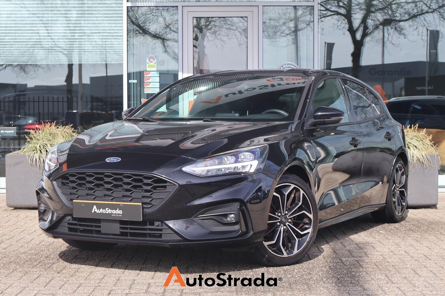 Ford Focus - 1.0 ST-Line 155pk | Winter Pakket | ACC | Camera | Keyless | Navigatie | LED | Virtual | - AutoWereld.nl