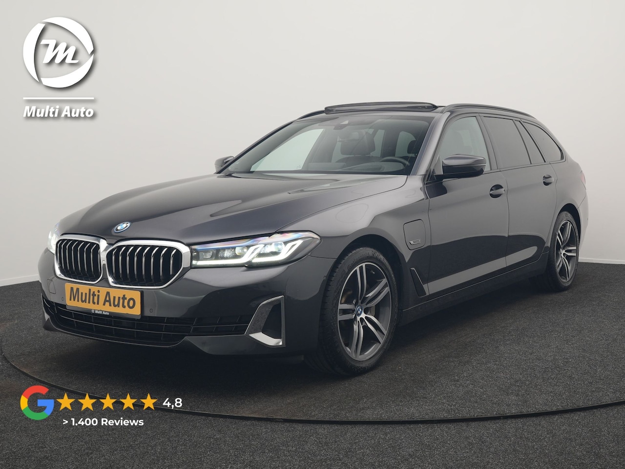 BMW 5-serie Touring - 530e xDrive Luxury Line PHEV 293pk Dealer O.H. | Panodak | Head Up | Camera | Lederen Comf - AutoWereld.nl