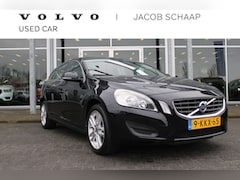 Volvo V60 - T3 Automaat Momentum | Camera | Trekhaak | Cruise control | Electrische climate control |