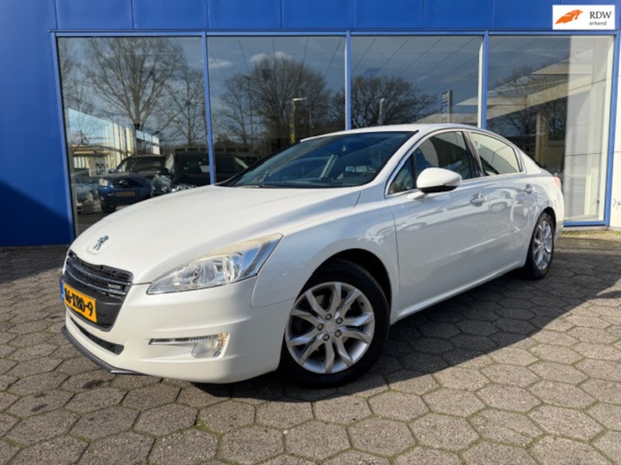 Peugeot 508 - 2.0 HDi Allure Hybrid4 LMV - PDC - Navi - AutoWereld.nl