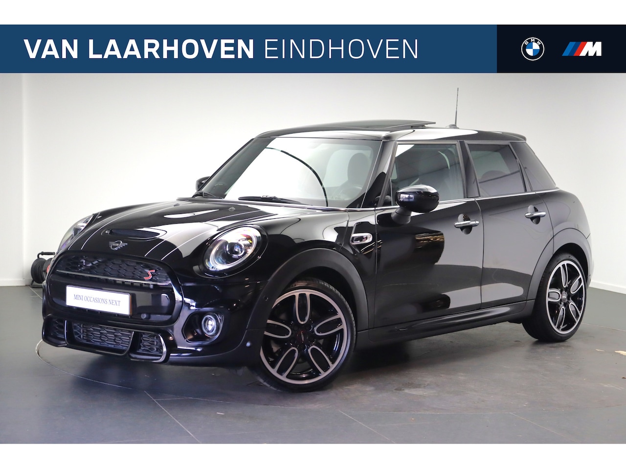 MINI Cooper S - Hatchback Hammersmith / JCW / Panoramadak / Sportstoelen / Comfort Access / Achteruitrijca - AutoWereld.nl