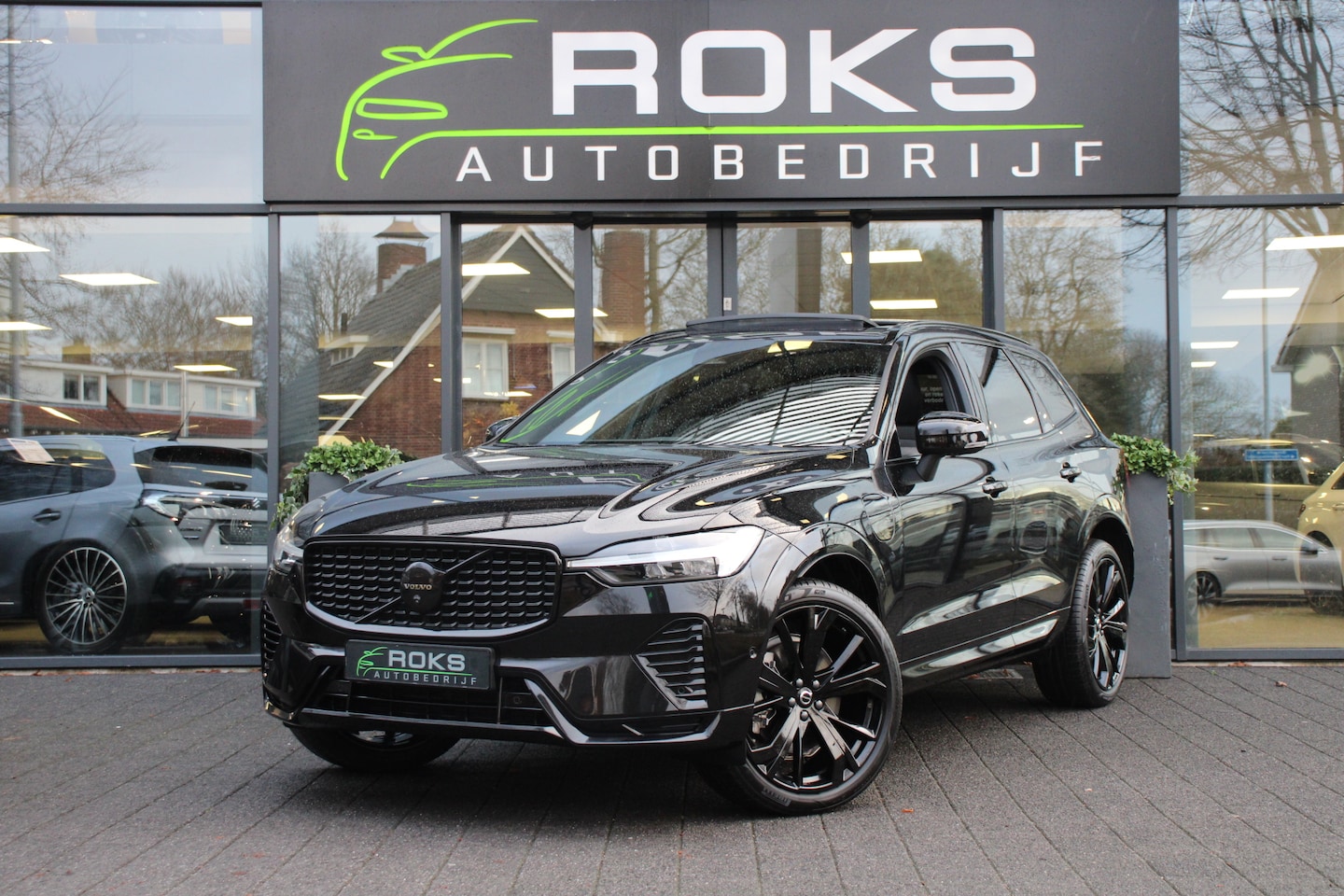Volvo XC60 - 2.0 Recharge T8 AWD Plus Black Edition 360/HarmanKardon/Leder/Panoramadak/21inch - AutoWereld.nl