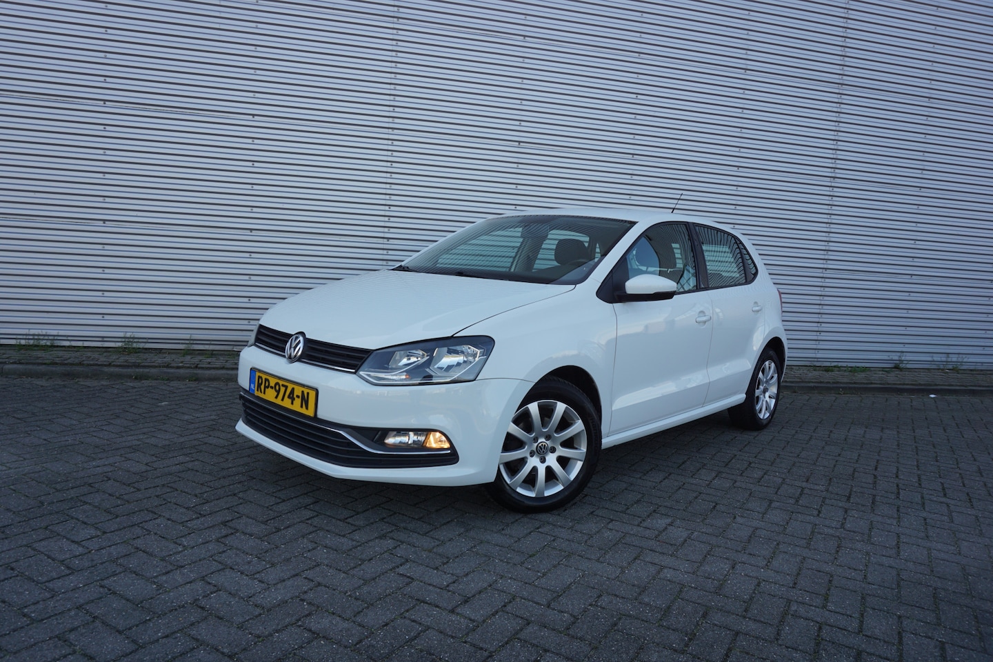 Volkswagen Polo - 1.2 TSI Comfortline - Airco / Elektr. ramen / Lm velgen - AutoWereld.nl