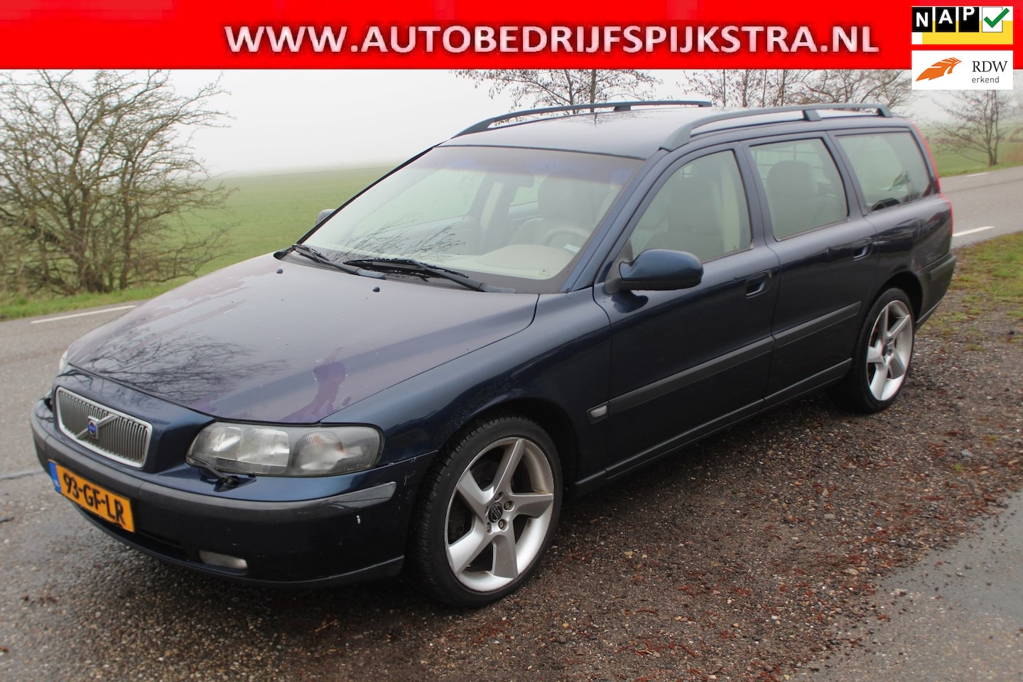 Volvo V70 - 2.3 T-5 Comfort Line // APK 03/2027 // - AutoWereld.nl