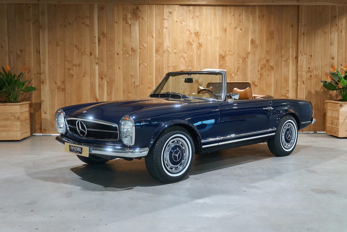 Mercedes-Benz SL-klasse Cabrio - 280 Pagode | Fully Restored | Blue & Tan - AutoWereld.nl