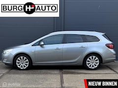 Opel Astra Sports Tourer - 1.4 Turbo Cosmo - AGR STOELEN - ECC - NAVI - PDC - TREKHAAK - STOEL + STUUR VERWARMING - C