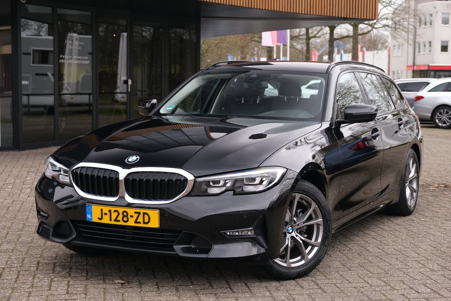 BMW 3-serie Touring - 318i Executive Edition|Rijklaar!|Apple Carplay+Android Auto|1e Eigenaar|Dealeronderhouden| - AutoWereld.nl