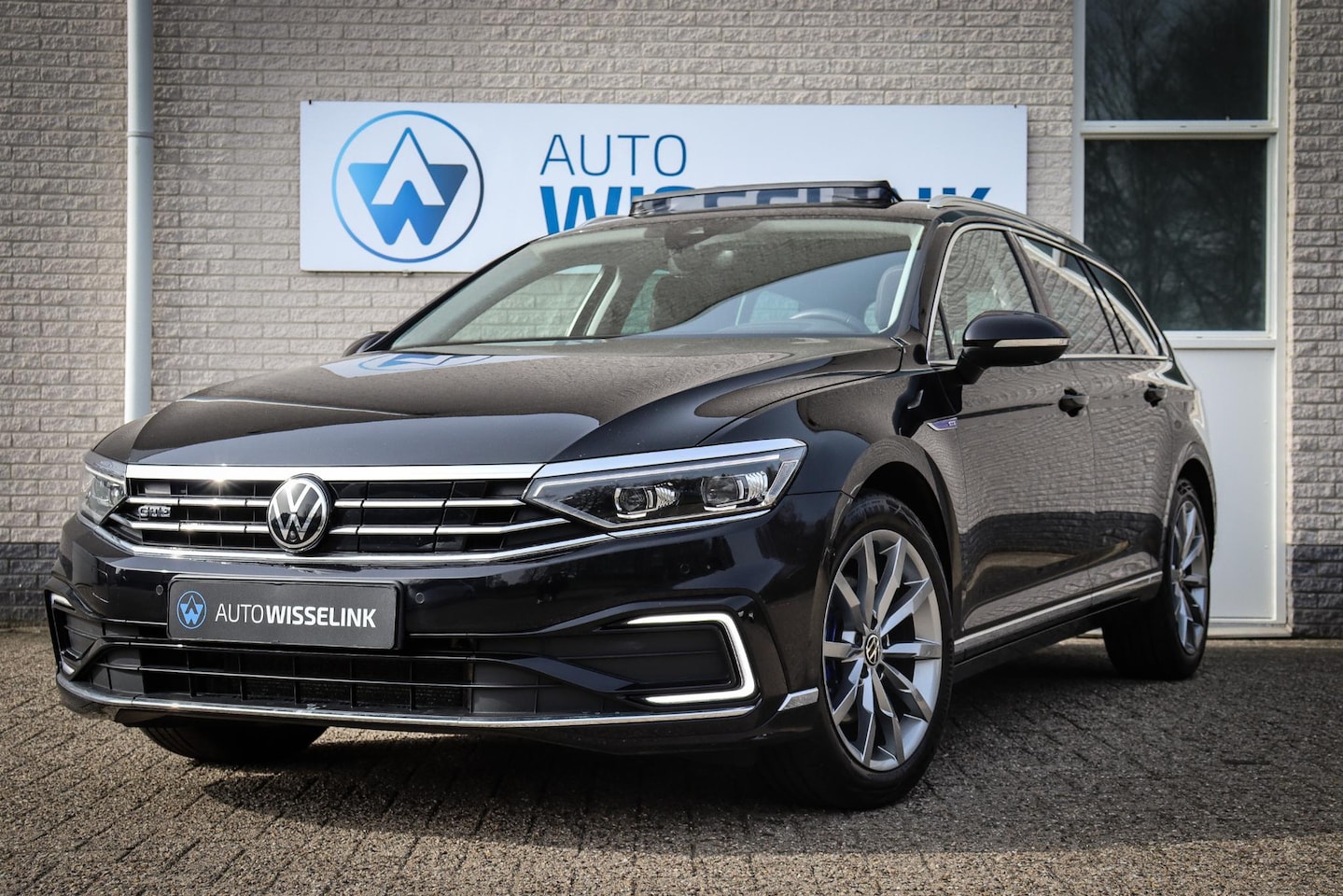 Volkswagen Passat Variant - 1.4 TSI PHEV GTE R-Line IQ-LIght/Panoramadak/Trekhaak/HUD - AutoWereld.nl