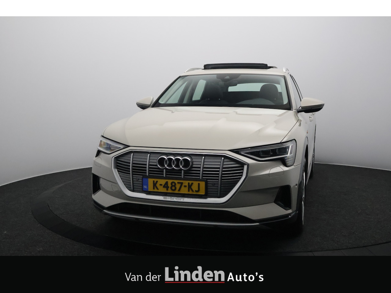 Audi e-tron - 50 quattro Business Edition Plus 71 kWh SOH 93,1% | Panoramadak | Trekhaak | Sfeerverlicht - AutoWereld.nl