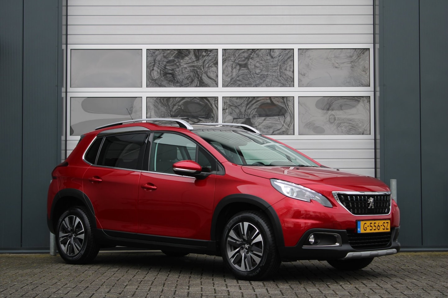 Peugeot 2008 - 1.2 PureTech Allure Automaat Clima/Cruise/Camera/Panodak/Navi/Bluetooth/PDC/HalfLeder/LED/ - AutoWereld.nl