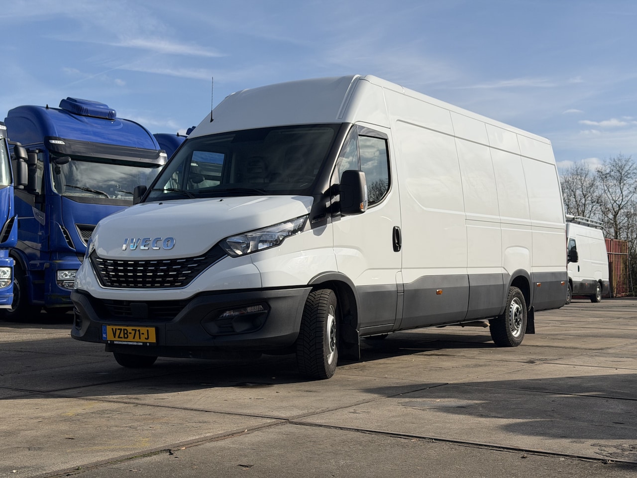 Iveco Daily - 35S16V A8 Automaat - L4H2 - 2.3L 156pk - Climate control - 3500kg Standplaats: Almkerk - AutoWereld.nl
