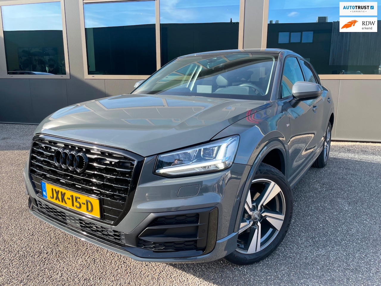 Audi Q2 - 35 TFSI S Edition Pano Leder 1ste Eig Boekjes sleutels helemaal compleet - AutoWereld.nl
