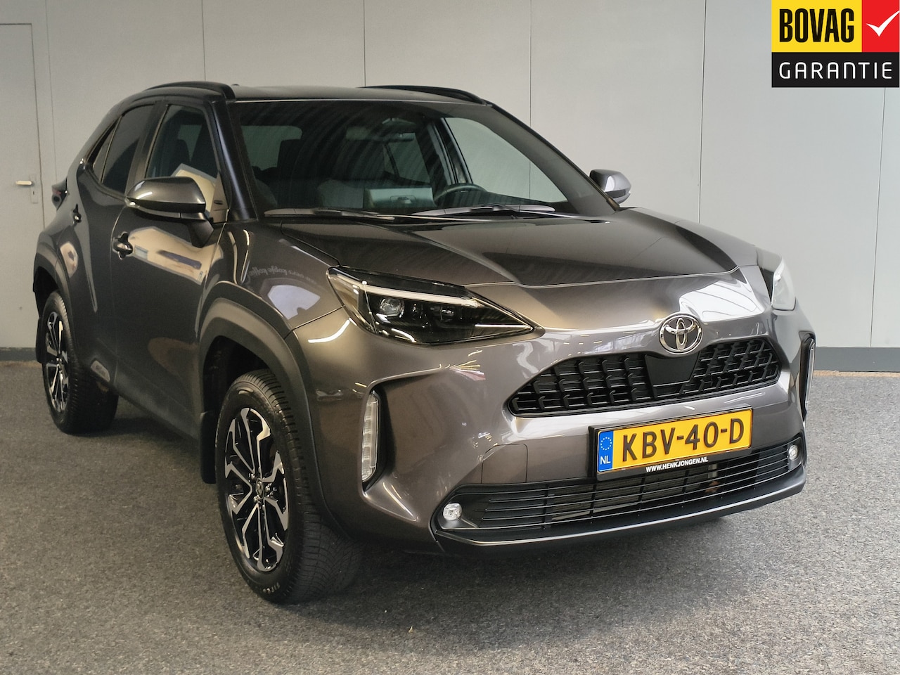 Toyota Yaris Cross - 1.5 Hybrid 115 First Edition Rijklaar + Fabrieksgarantie Henk Jongen Auto's in Helmond,  a - AutoWereld.nl