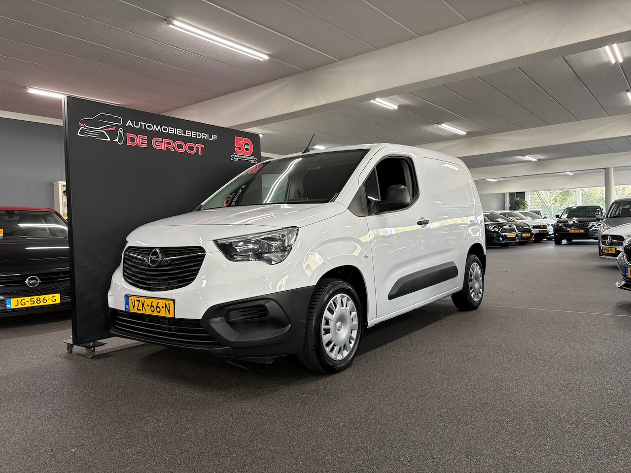 Opel Combo - 1.2 PureTech 110 S&S L1/ Nederlandse auto/ Parkeersensoren achter/ Handgeschakeld/ Cruise - AutoWereld.nl