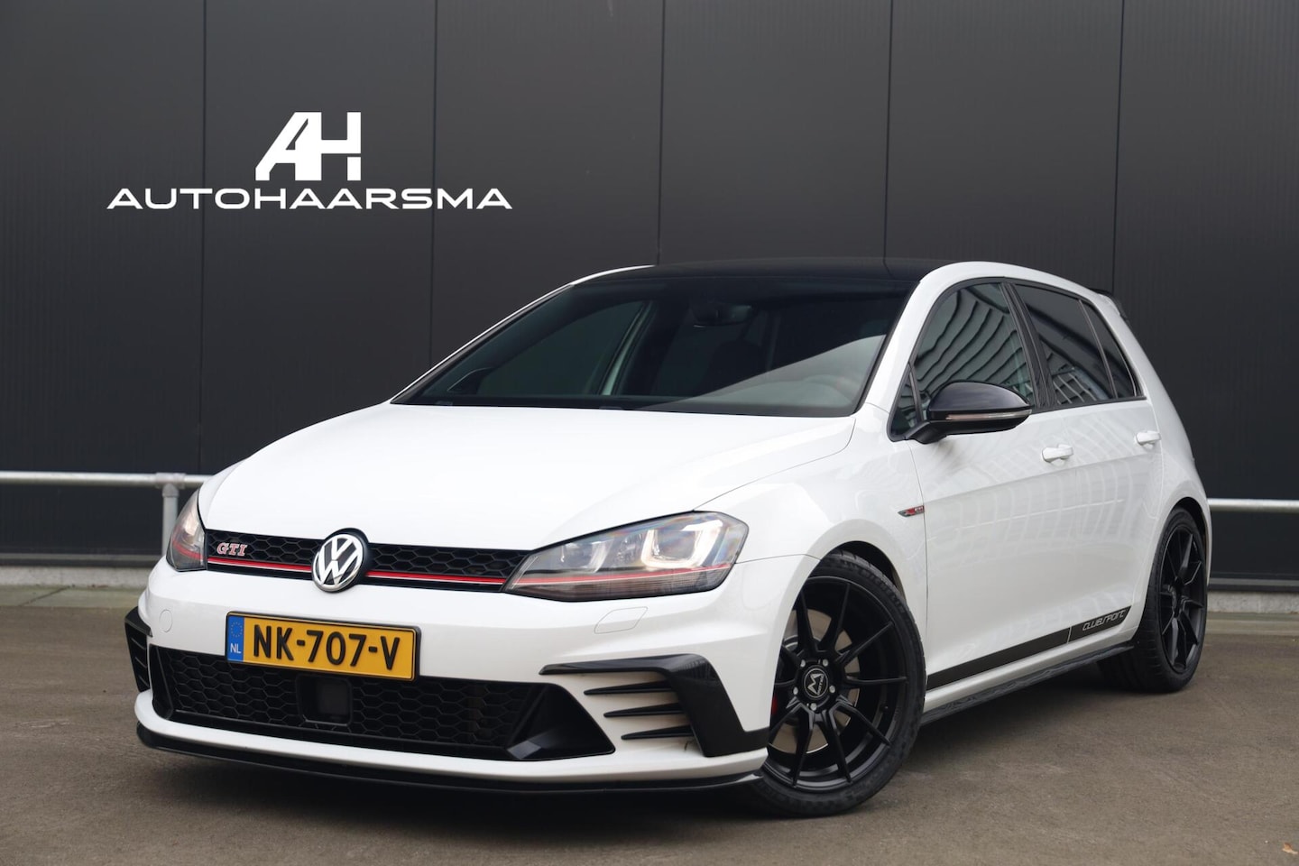 Volkswagen Golf - 2.0 TSI DSG GTI Clubsport 265pk Schaalstoelen Stoelverwarming Camera ACC CarPlay DAB+ NL-A - AutoWereld.nl