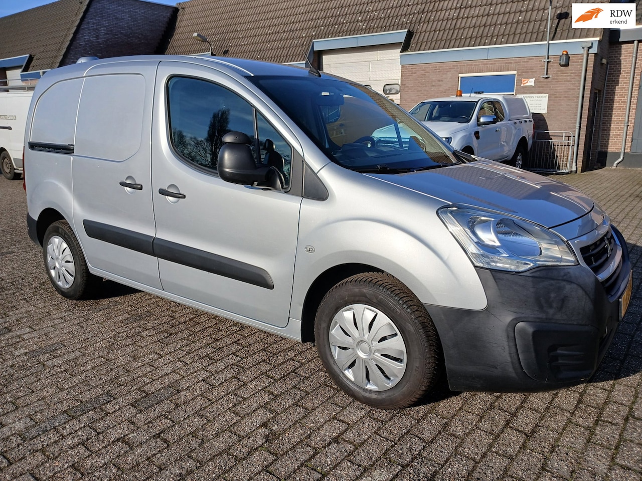 Peugeot Partner - 122 1.6 BlueHDi 75 L1 Première 122 1.6 BlueHDi 75 L1 Première - AutoWereld.nl