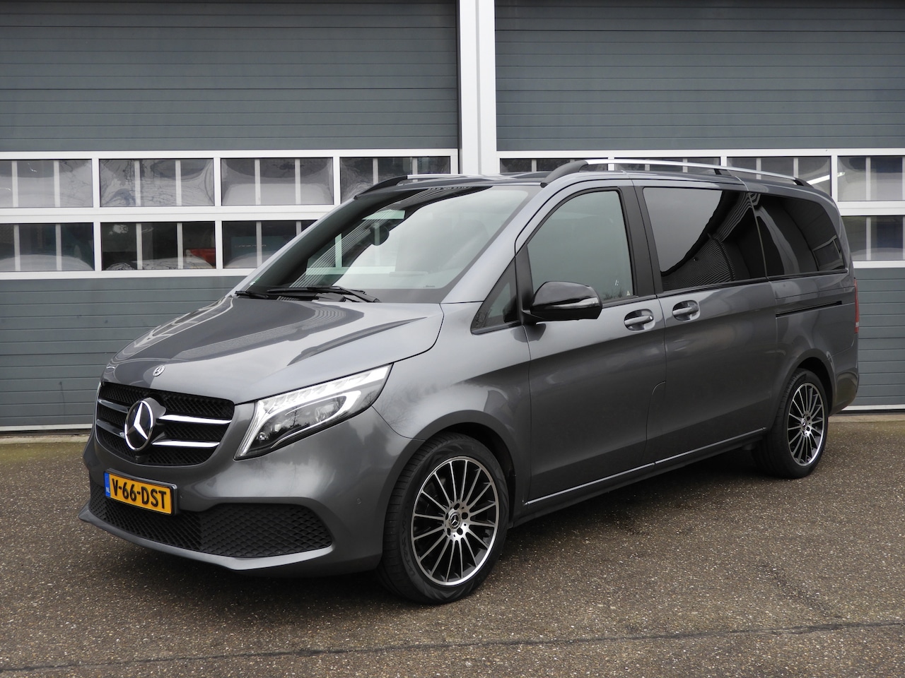 Mercedes-Benz V-klasse - 250d Lang DC AUT | NIGHTPAKKET | LEDER | 360° | BURMESTER - AutoWereld.nl