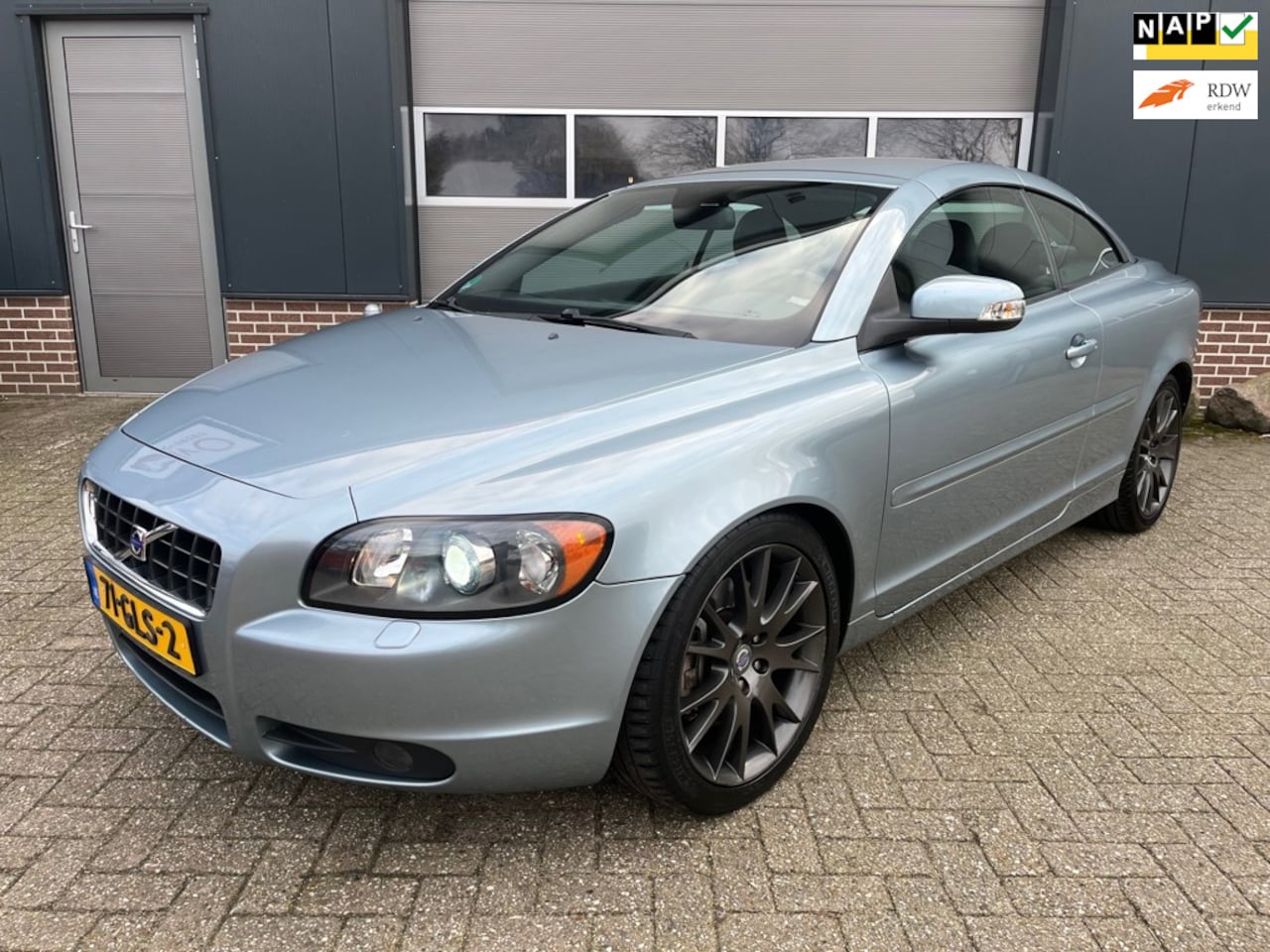 Volvo C70 Convertible - 2.4i Summum-Automaat-Cruise-Leder-Stoelverwarming-Trekhaak-NAP! - AutoWereld.nl