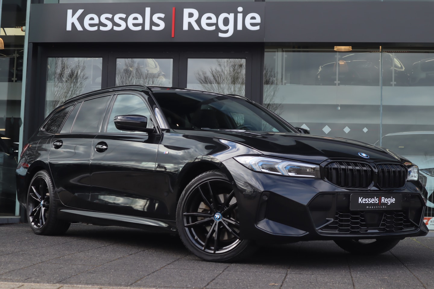 BMW 3-serie Touring - 330e M Sport Pano HuD Memory Laser ACC Bliss Keyless Camera Ambient Hifi - AutoWereld.nl