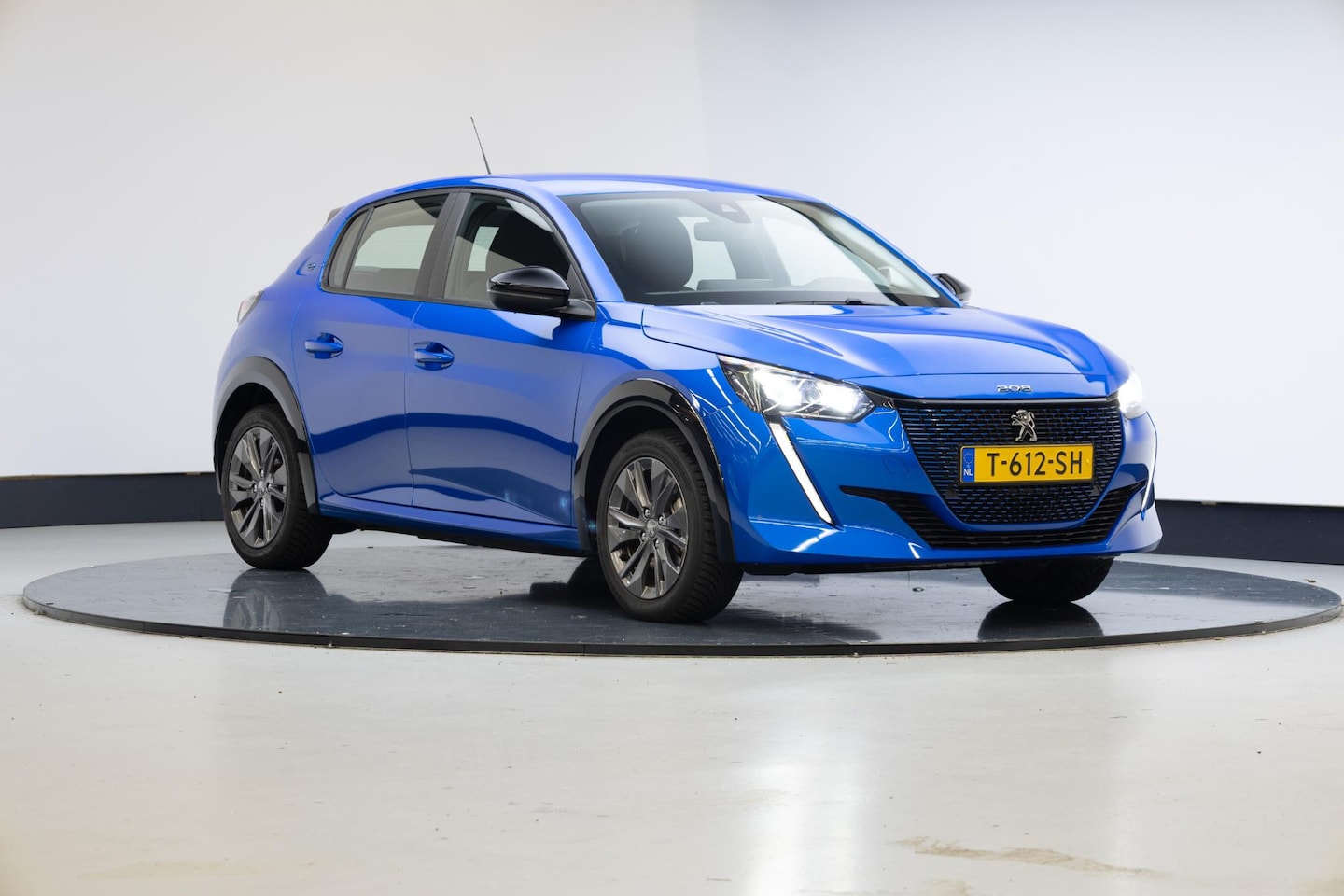 Peugeot e-208 - EV Active Pack 50 kWh - AutoWereld.nl