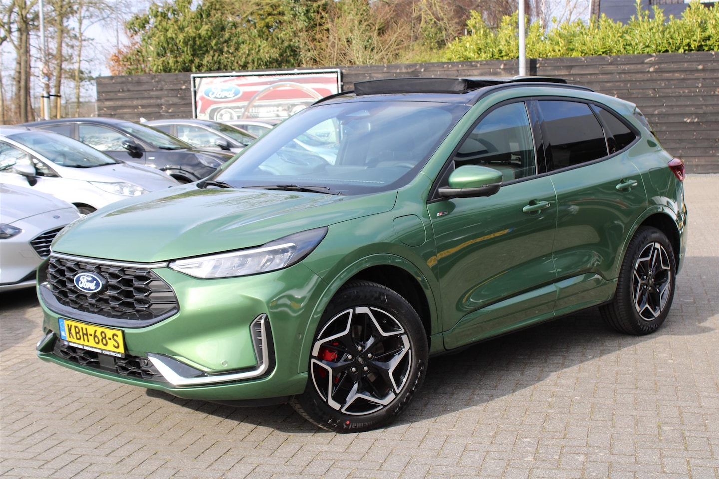 Ford Kuga - ST-Line X 2.5 PHEV 243pk Automaat, Panoramadak, 19" Velgen, Winterpack - AutoWereld.nl