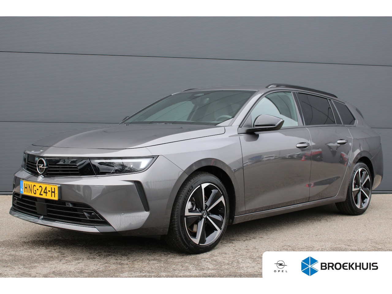 Opel Astra Sports Tourer - 1.2 Turbo Hybrid Business Edition | Automaat | Navigatie | Camera | AGR | Stoel + stuurver - AutoWereld.nl