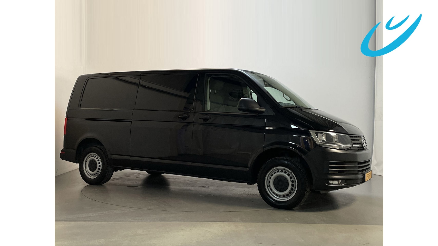 Volkswagen Transporter - 2.0 TDI 150pk DSG L2H1 Highline Cruise Control Airco Bluetooth Trekhaak - AutoWereld.nl