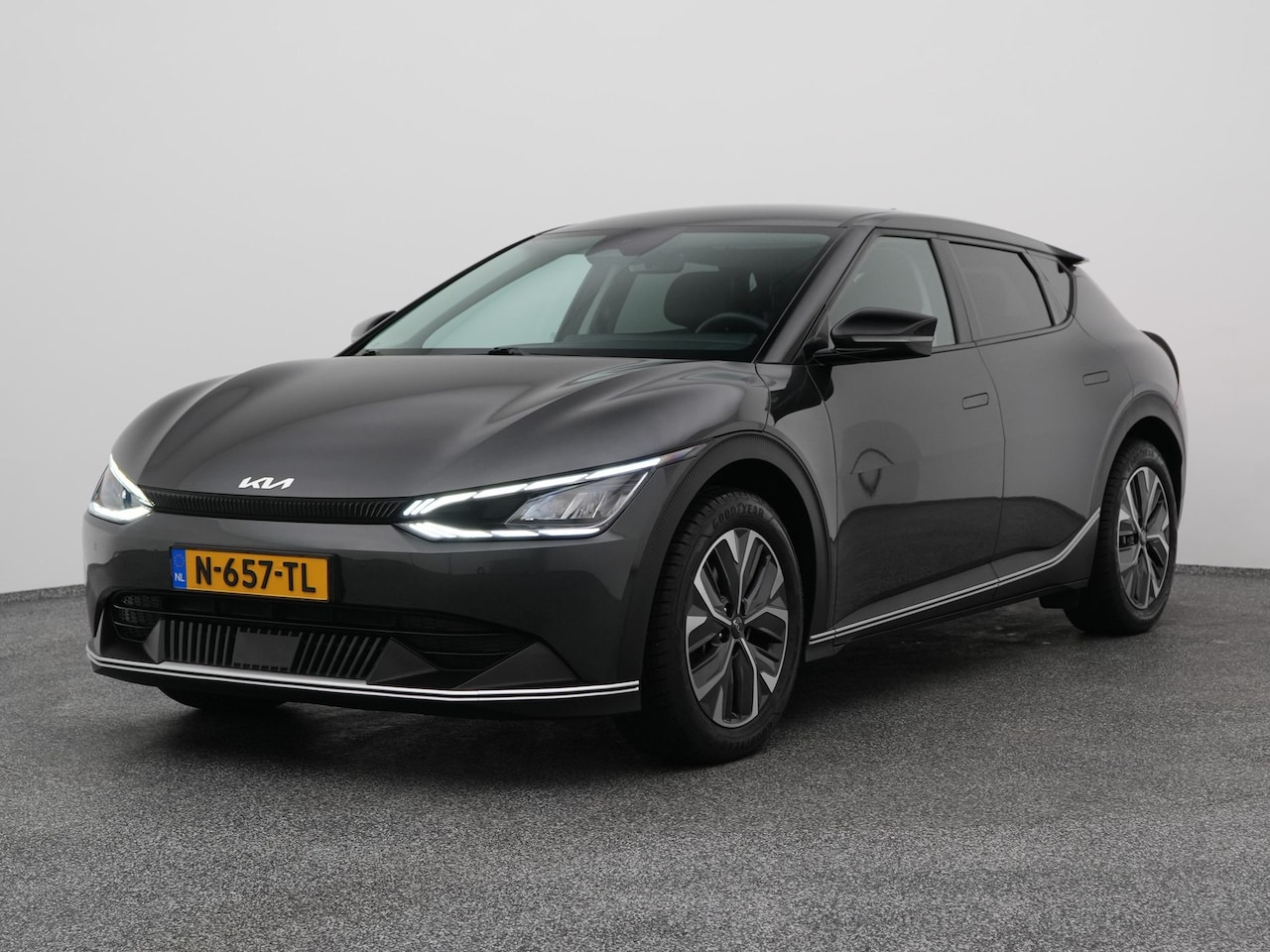 Kia EV6 - 58 kWh | CAMERA | ADAPTIVE | STOEL- EN STUURVERW. - AutoWereld.nl