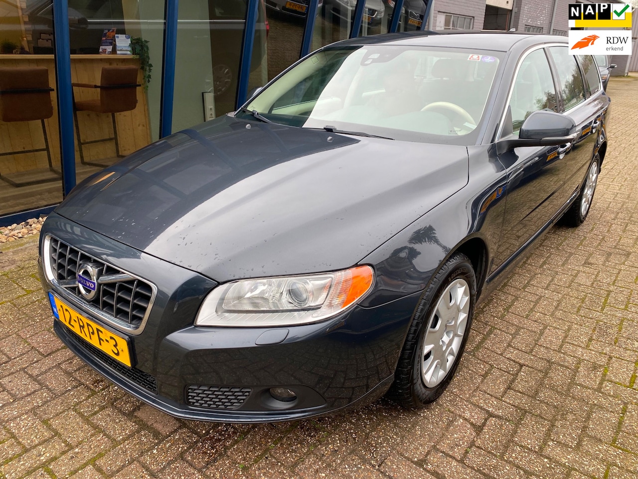 Volvo V70 - 1.6 T4 Limited Edition 1.6 T4 Limited Edition - AutoWereld.nl