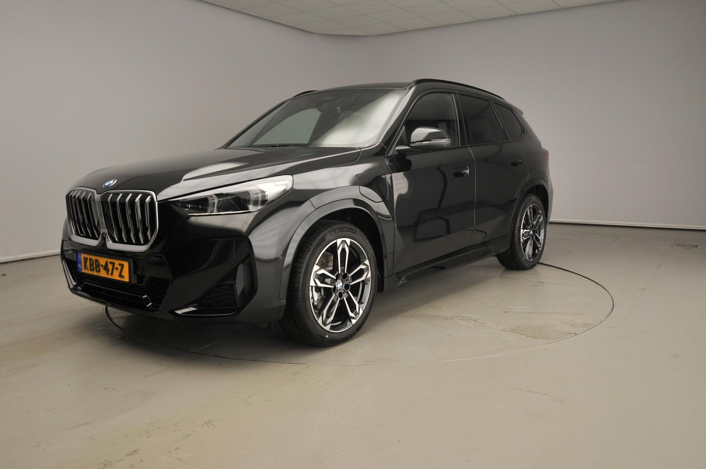 BMW X1 - xDrive25e M-Sportpakket / Trekhaak / Sportstoelen / Getint glas / Harman-Kardon / Head-up - AutoWereld.nl