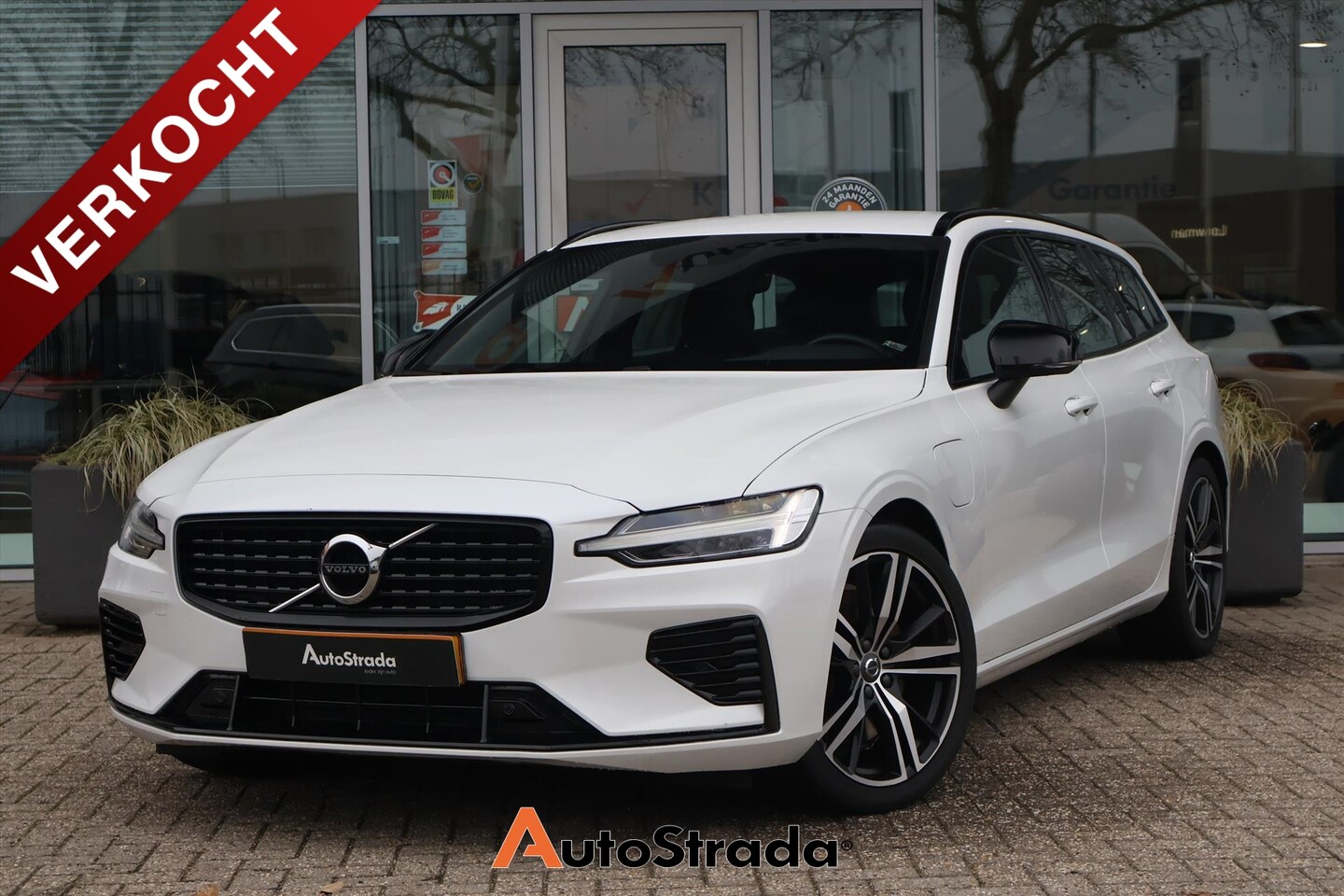 Volvo V60 - T6 340pk AWD R-DESIGN I Trekhaak I Stuur/stoelverwarming I Memory | ACC I Navi I Climate - AutoWereld.nl