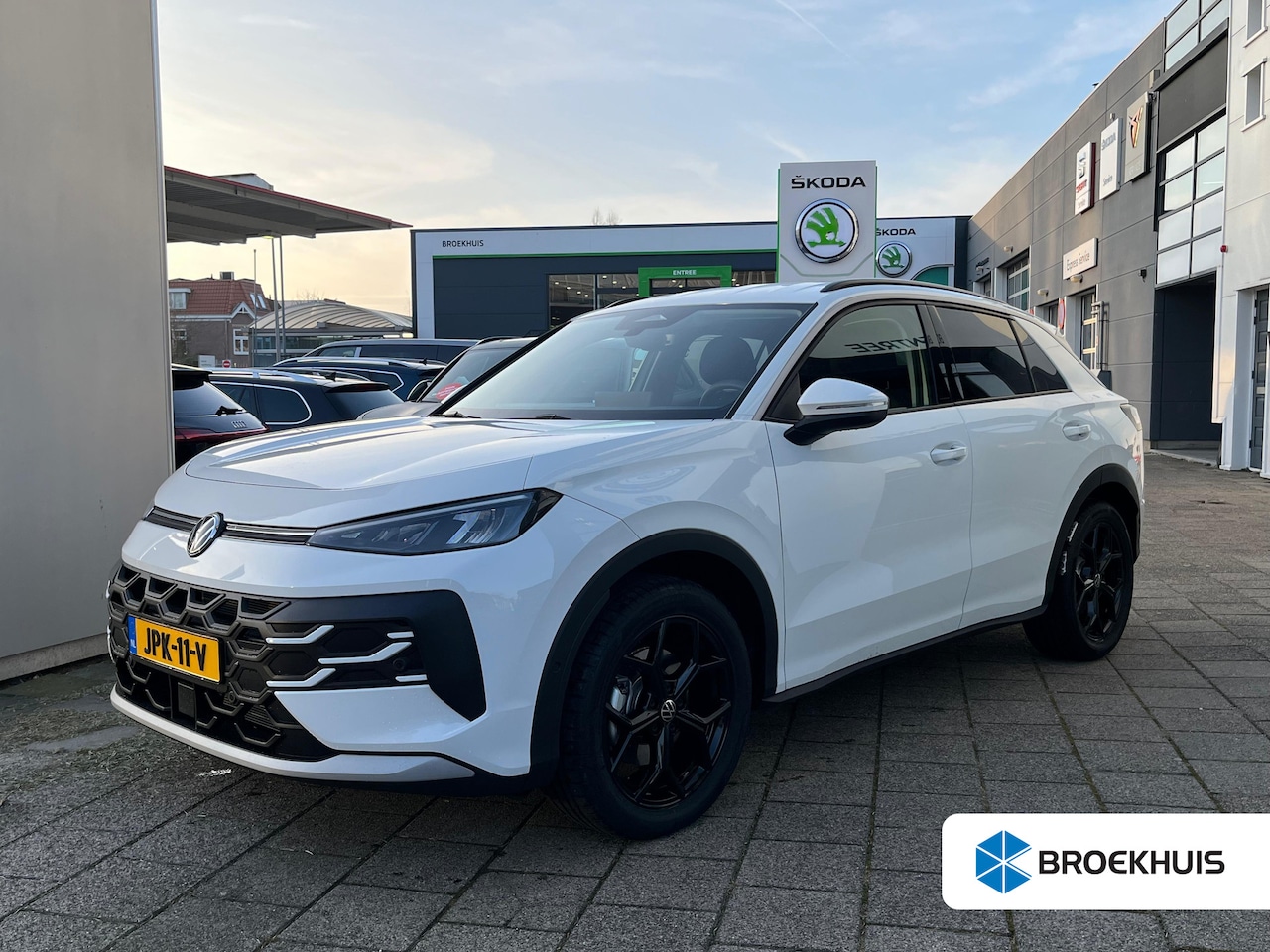 Volkswagen T-Roc - 1.5 eTSI 115pk Life First Edition | 18" LM velgen zwart | ACC | Apple Carplay | Stoel en s - AutoWereld.nl