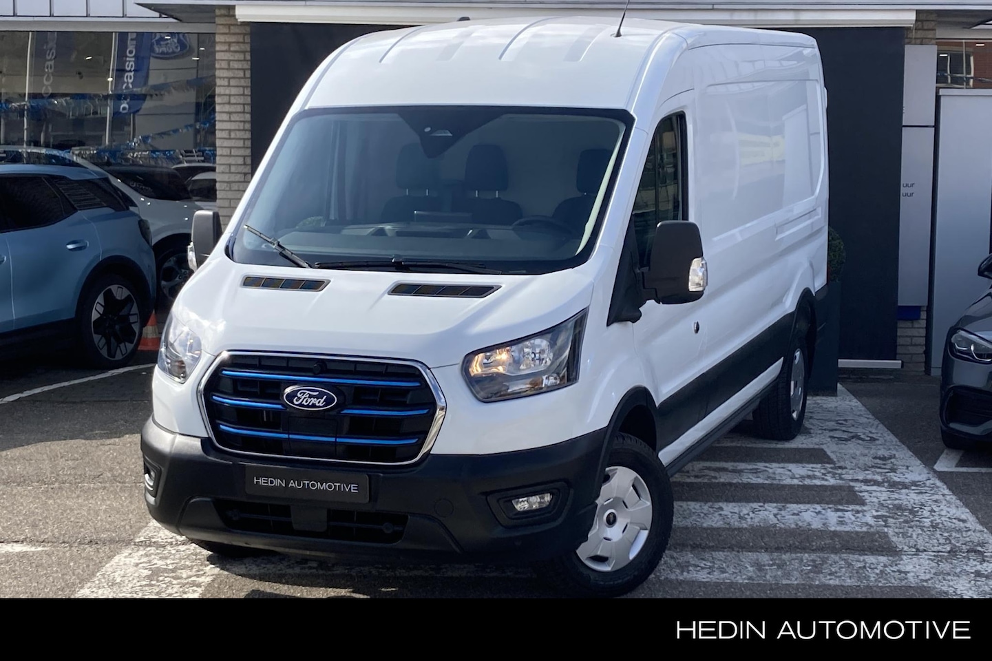 Ford E-Transit - 350 L3H2 Trend 68 kWh Nieuw te bestellen - AutoWereld.nl