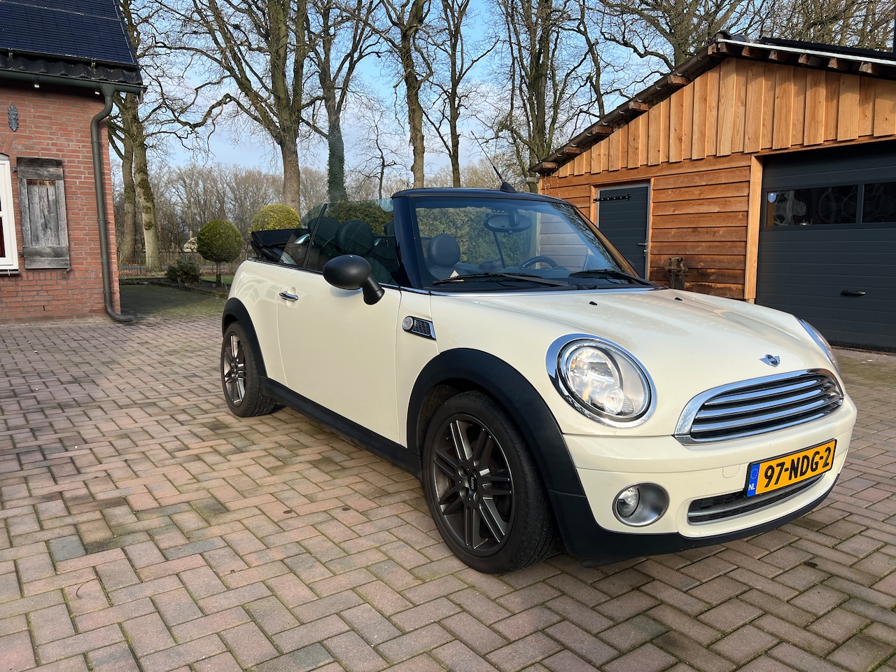 MINI Cabrio - 1.6 One Anniversary - AutoWereld.nl