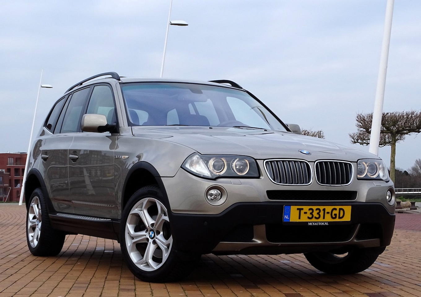 BMW X3 - 3.0si LCI EXE 272pk Aut Pano Servo Trekhaak 2000kg - AutoWereld.nl