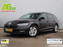 Skoda Octavia Combi - 1.0 e-TSI Sport Business Automaat Sportstoelen 16 inch LMV Navigatie Clima Adaptive Cruise