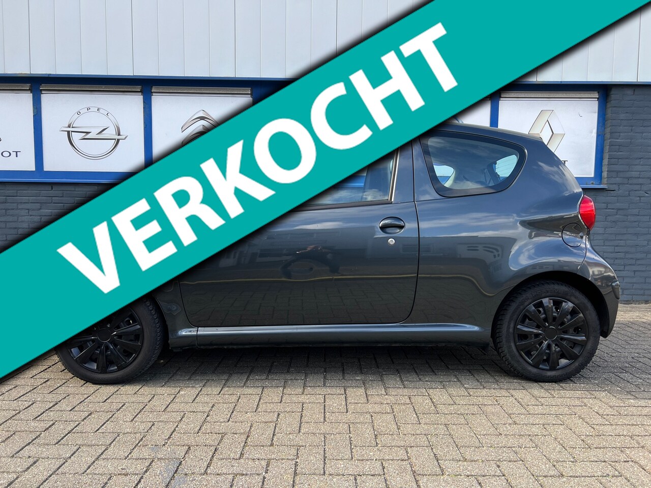 Toyota Aygo - 1.0-12V 2006 94000km NWE.APK 2750EU - AutoWereld.nl