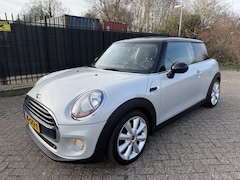 MINI Cooper - 1.5 Business Stoelverw/AC/Navi/Cruise