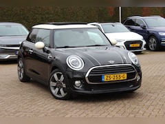 MINI Cooper - 1.5 60 Years Edition / Panoramadak / Head-up / Leder / Harman Kardon / 17'' / Navigatie /