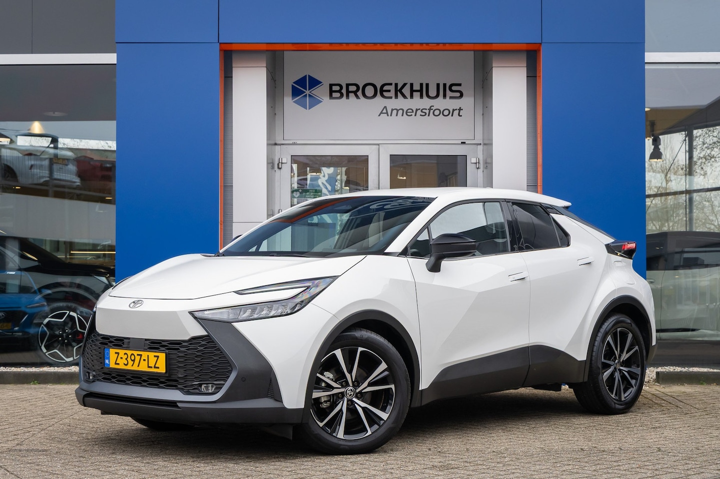 Toyota C-HR - 1.8 Hybrid 140 Dynamic | Apple Carplay/Android Auto | Camera | Adaptieve Cruise Control | - AutoWereld.nl