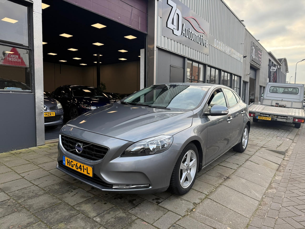 Volvo V40 - 1.6 D2 Momentum 1.6 D2 Momentum - AutoWereld.nl