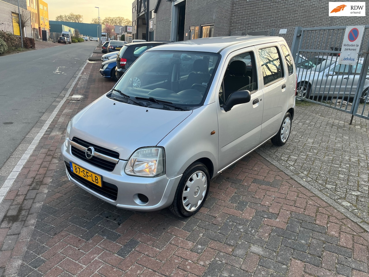 Opel Agila - 1.2-16V Essentia! 142 DKM NAP! TREKHAAK! - AutoWereld.nl
