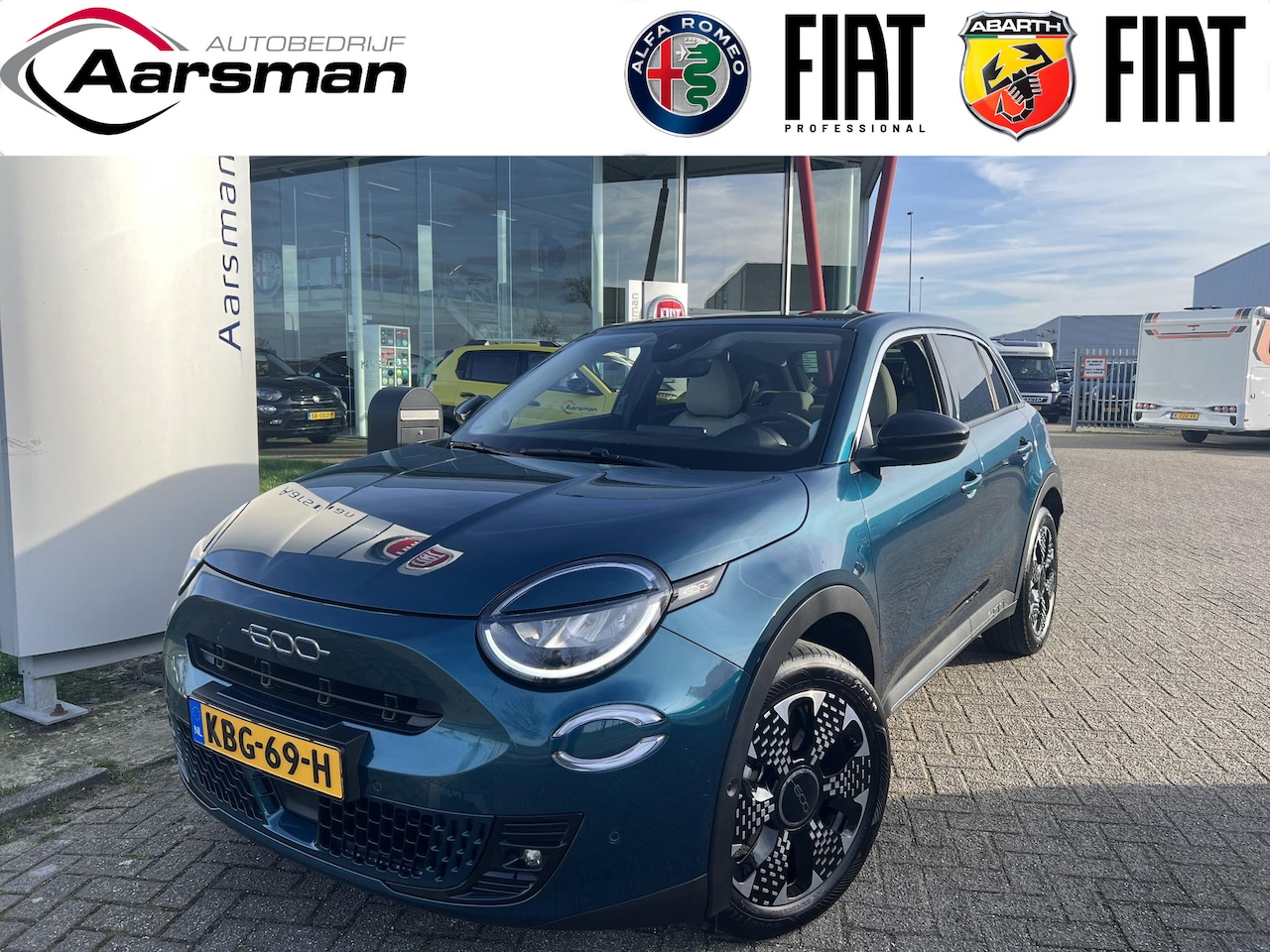 Fiat 600 - 1.2 Hybrid La Prima | Full option | Camera | Stoelverwarming | Leder | Carplay | Massage | - AutoWereld.nl