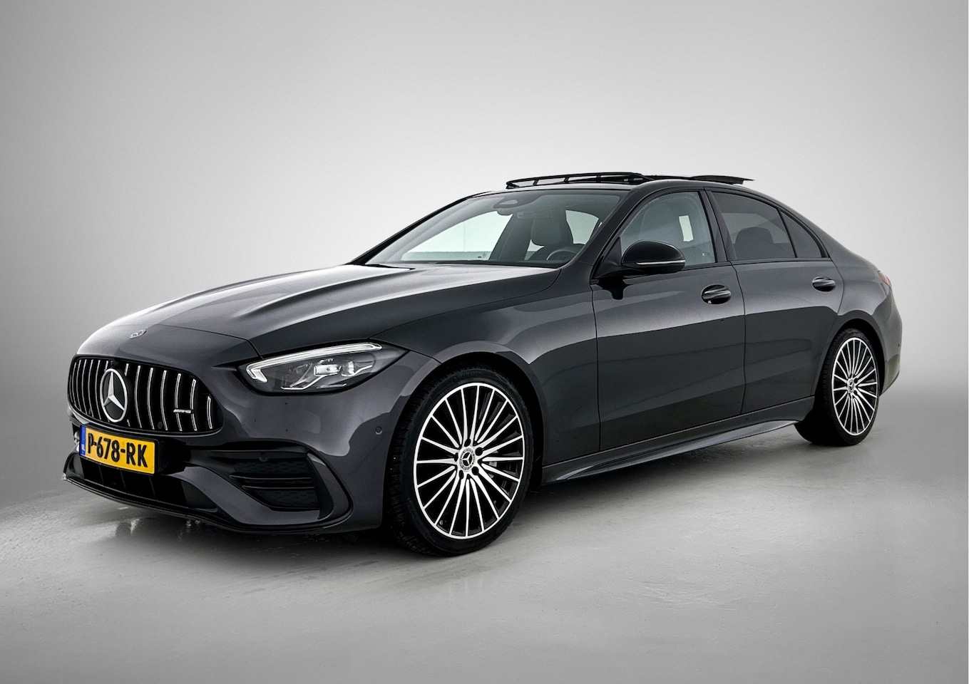 Mercedes-Benz C-klasse - 200 Launch Edition AMG Line AMG Styling | Panoramadak | Multispaaks Wielen - AutoWereld.nl
