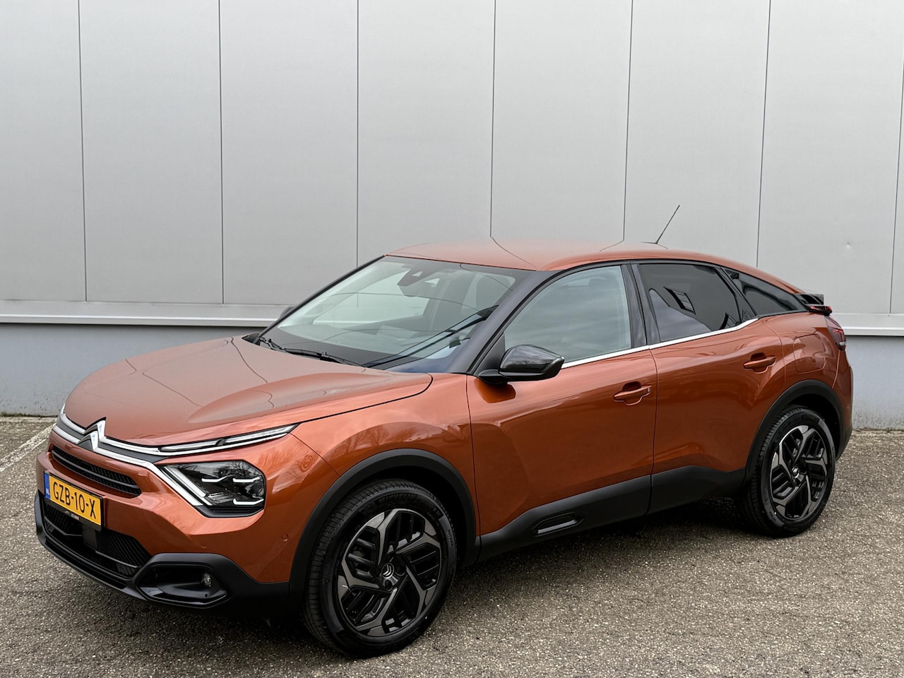 Citroën C4 - 1.2 Puretech Shine Automaat 18 Inch Navi Camera LED DAB Apple Carplay Dodehoek Rijstrook A - AutoWereld.nl