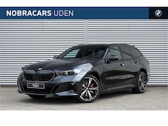 BMW 5-serie Touring - 530e M Sport Automaat / Trekhaak / Panoramadak / Comfortstoelen / Comfort Access / Stoelve