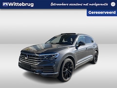 Volkswagen Touareg - 3.0 TSI eHybrid 4MOTION Elegance / AUTOMAAT/ 381PK/ PANO/ TREKHAAK/ LUCHTVERING/ LEER/ MEM