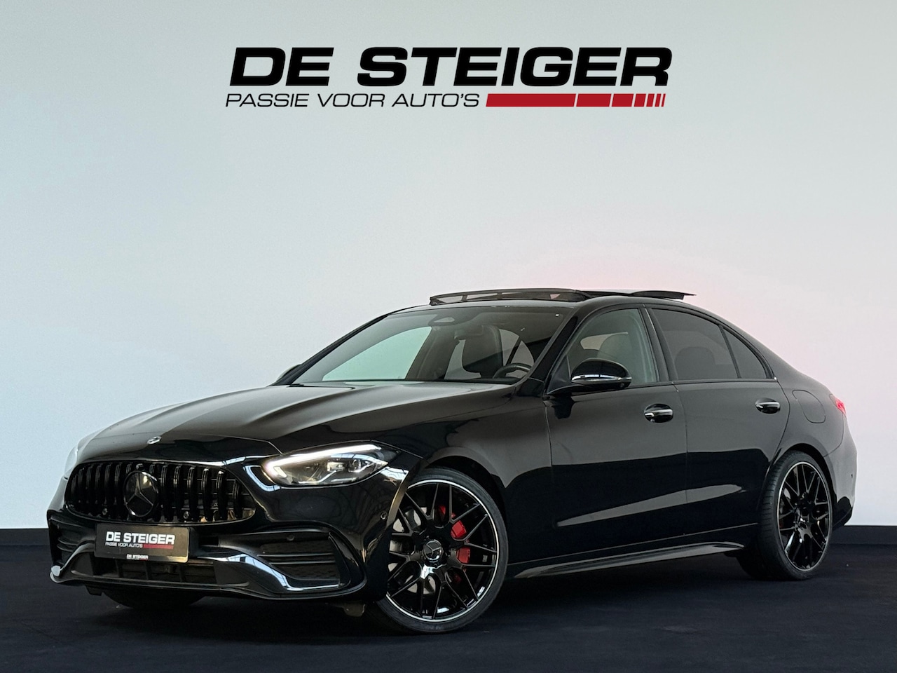 Mercedes-Benz C-klasse - 300 e AMG C63 Pano Memory Sfeer 360 Camera - AutoWereld.nl